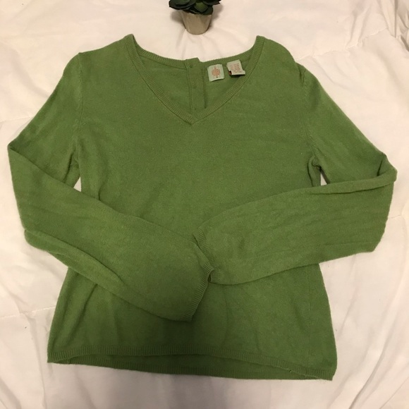 Anthropologie Sweaters - Anthropologie HWR green sweater